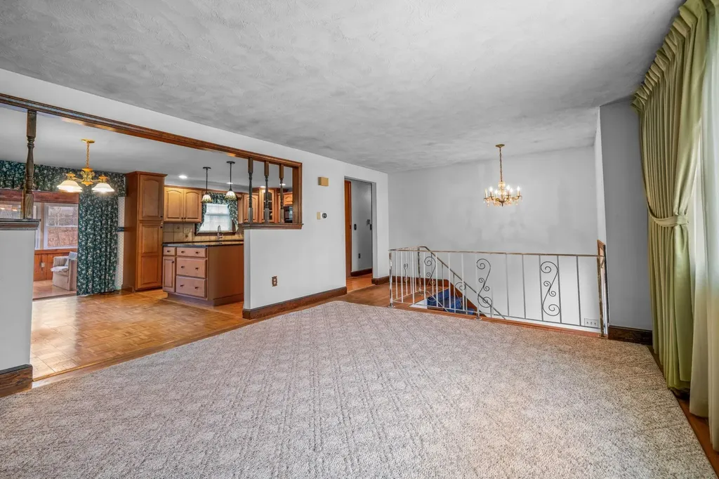 10 Vespa Lane Nashua NH 03064-1163