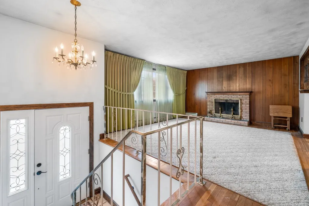 10 Vespa Lane Nashua NH 03064-1163