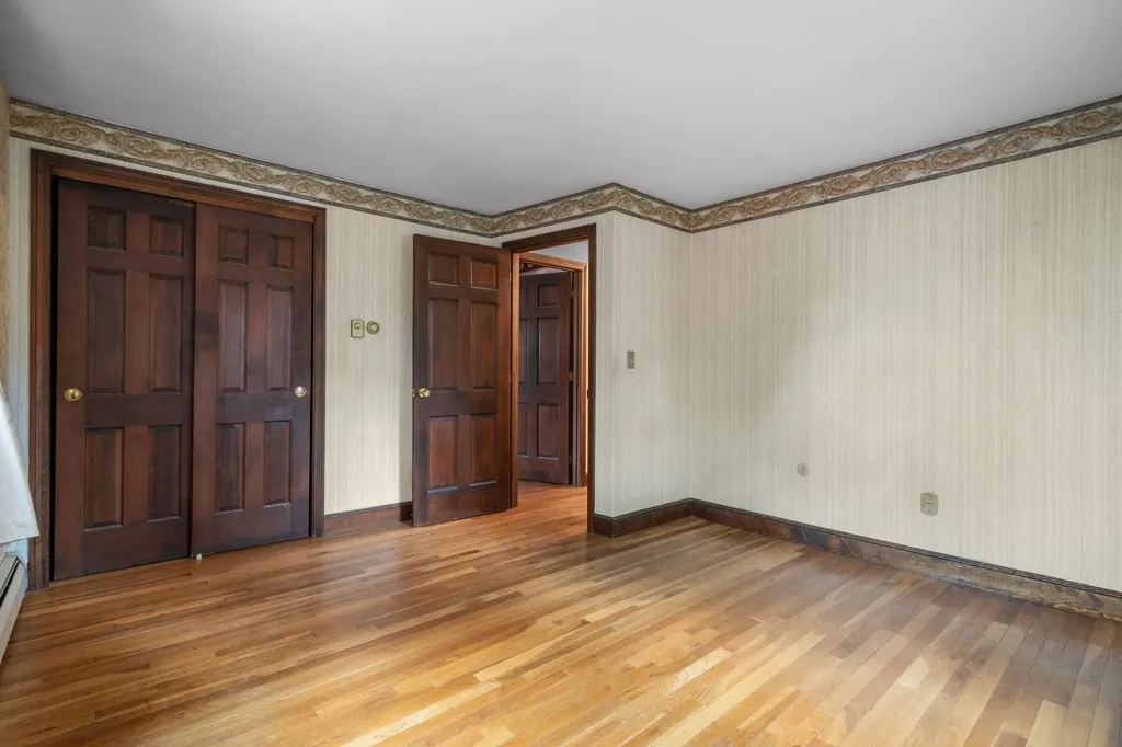 10 Vespa Lane Nashua NH 03064-1163