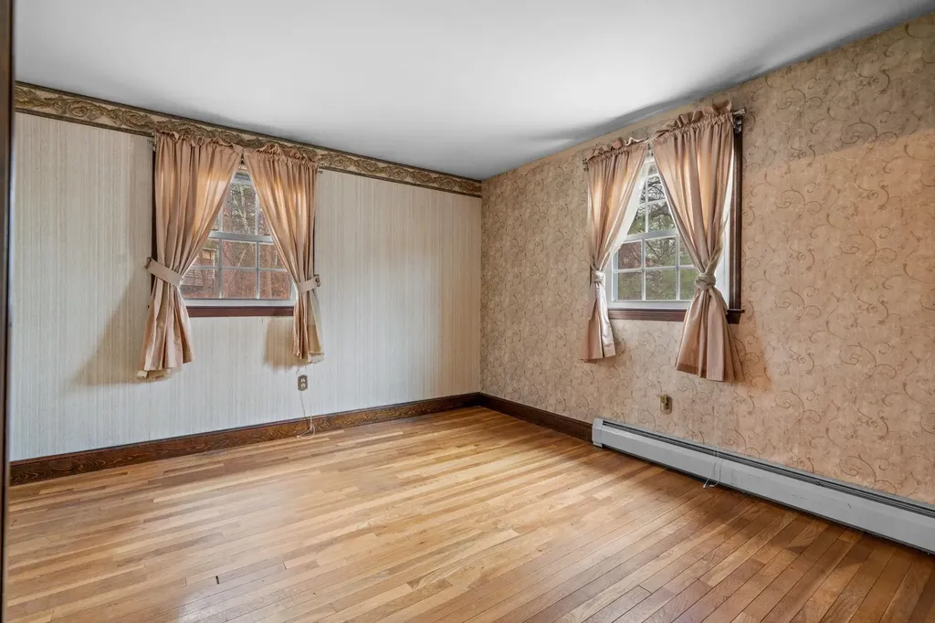 10 Vespa Lane Nashua NH 03064-1163