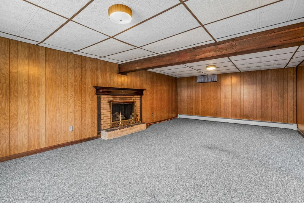 10 Vespa Lane Nashua NH 03064-1163