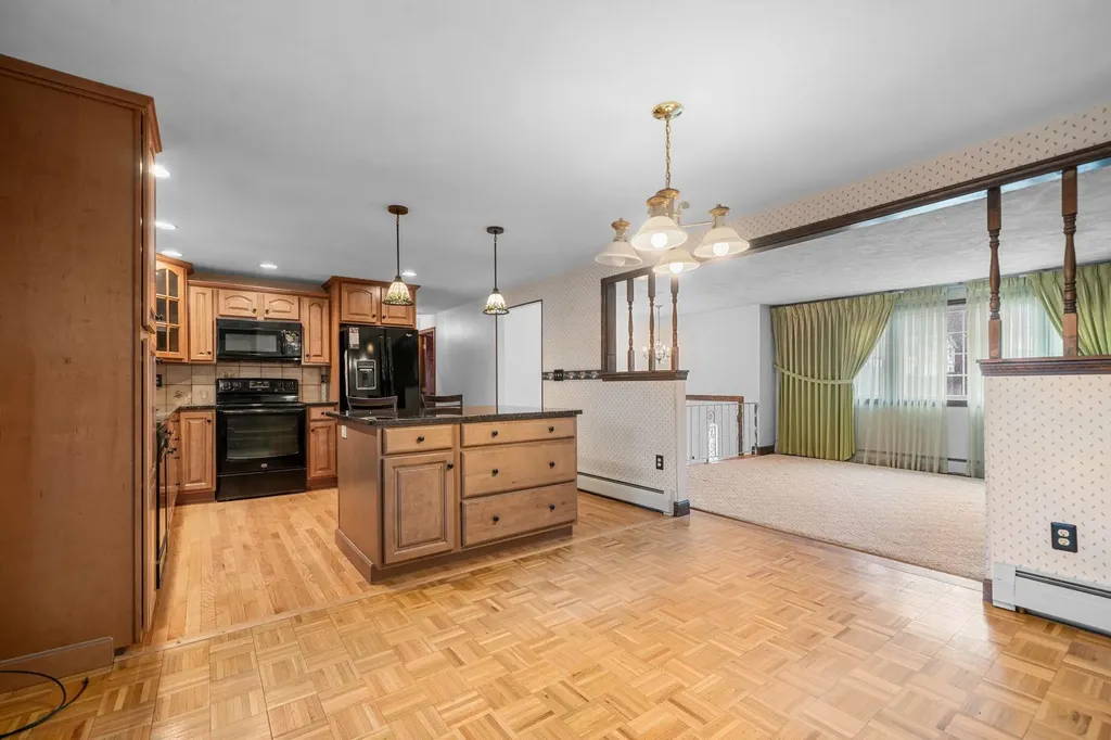 10 Vespa Lane Nashua NH 03064-1163