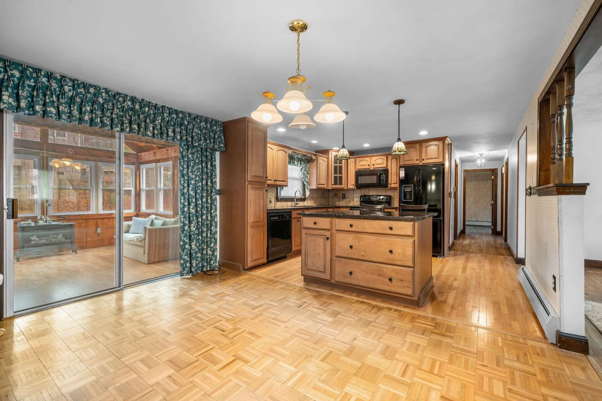 10 Vespa Lane Nashua NH 03064-1163