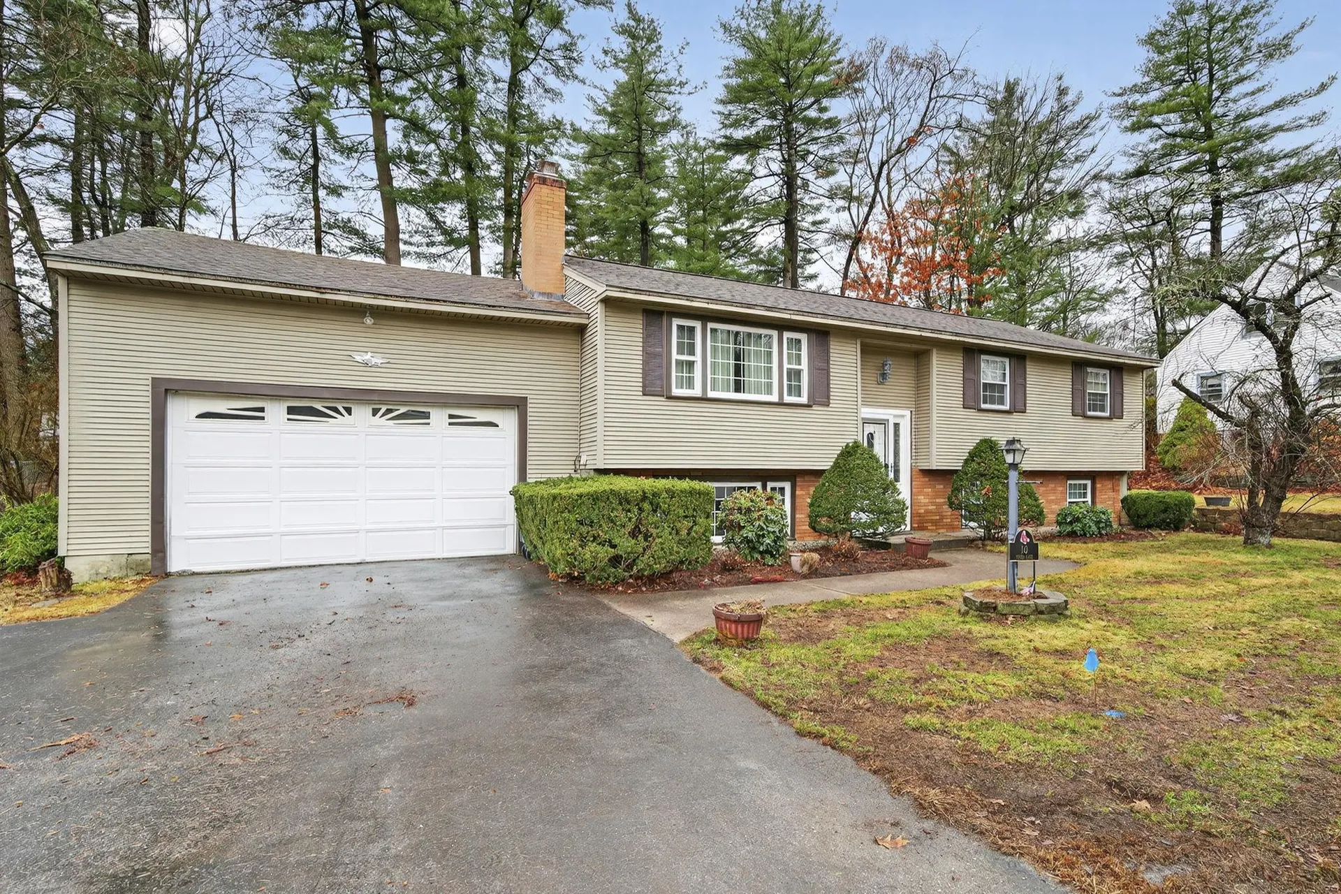 10 Vespa Lane Nashua NH 03064-1163