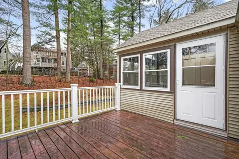 10 Vespa Lane Nashua NH 03064-1163