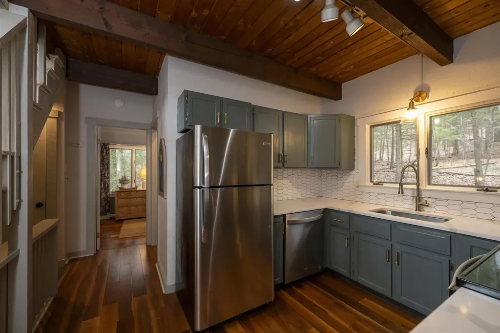 988 Old Quechee Road Hartford VT 05059