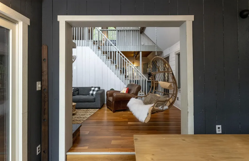 988 Old Quechee Road Hartford VT 05059