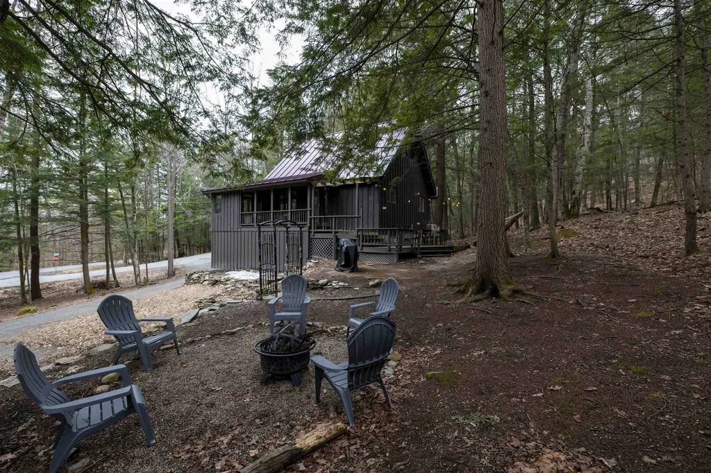 988 Old Quechee Road Hartford VT 05059