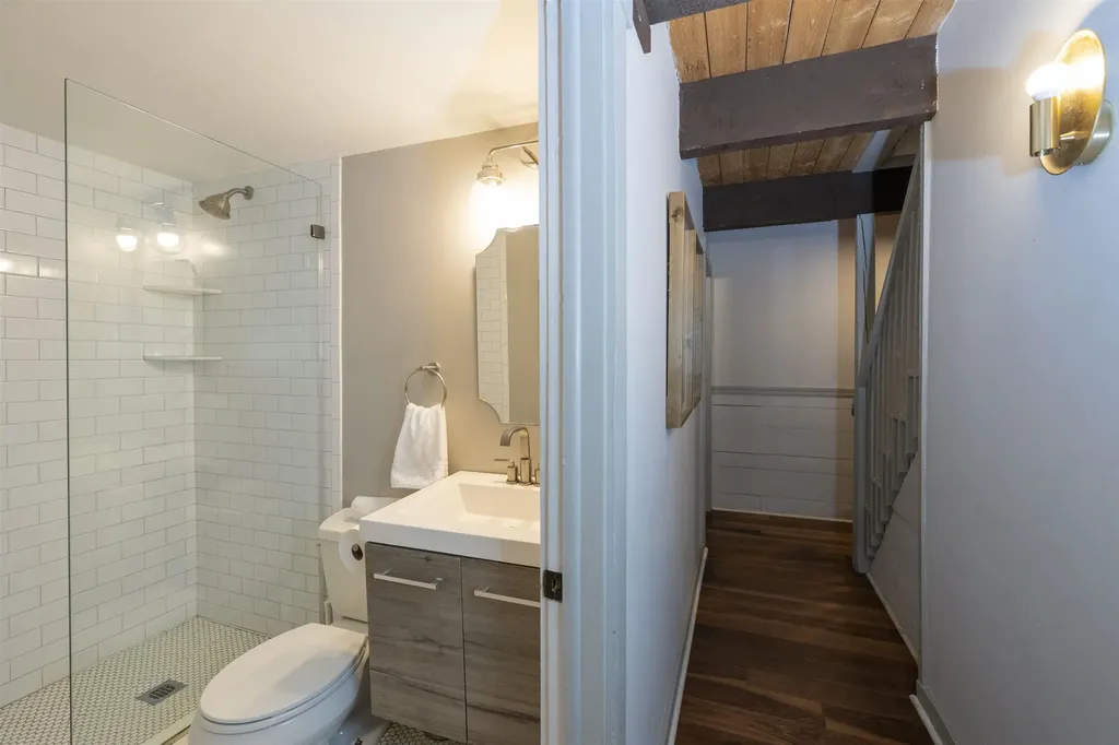 988 Old Quechee Road Hartford VT 05059