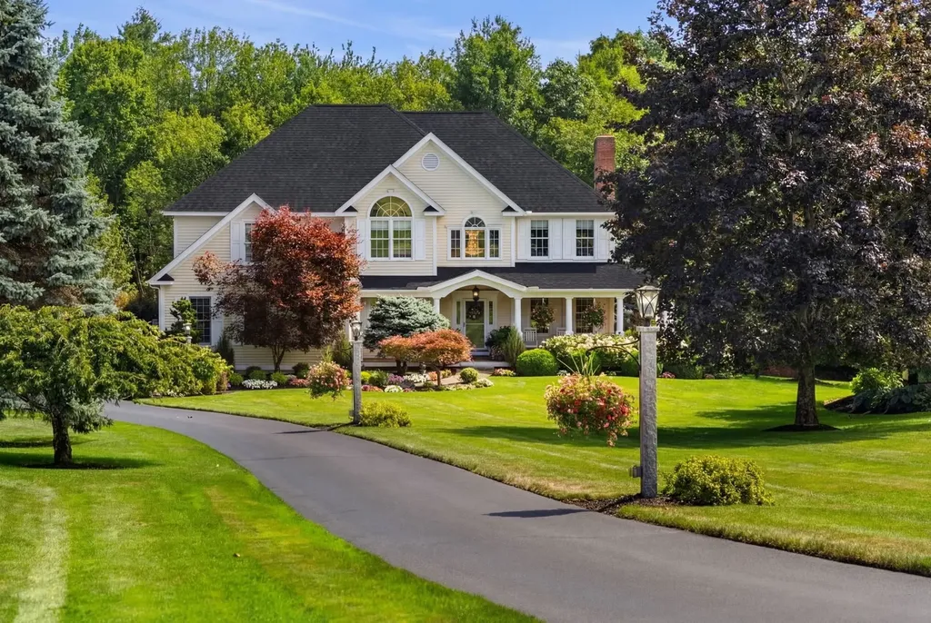 27 Mcafee Farm Road Bedford NH 03110