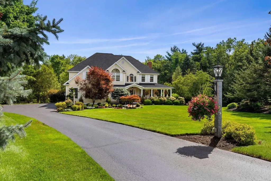 27 Mcafee Farm Road Bedford NH 03110