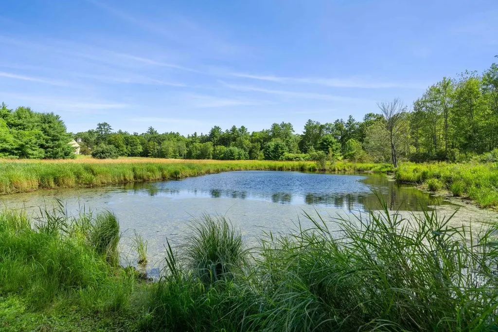 27 Mcafee Farm Road Bedford NH 03110