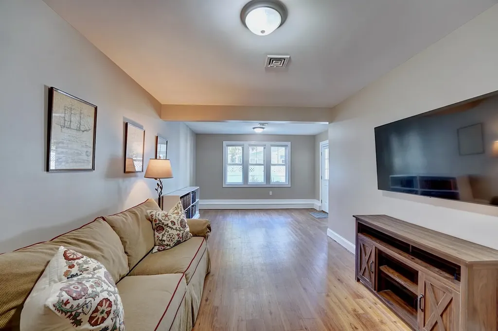 5 Old Parish Way Portsmouth NH 03801