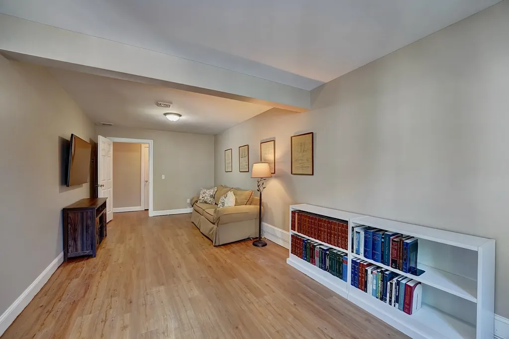 5 Old Parish Way Portsmouth NH 03801