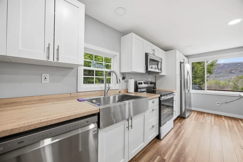144 Halls Brook Road Rumney NH 03266