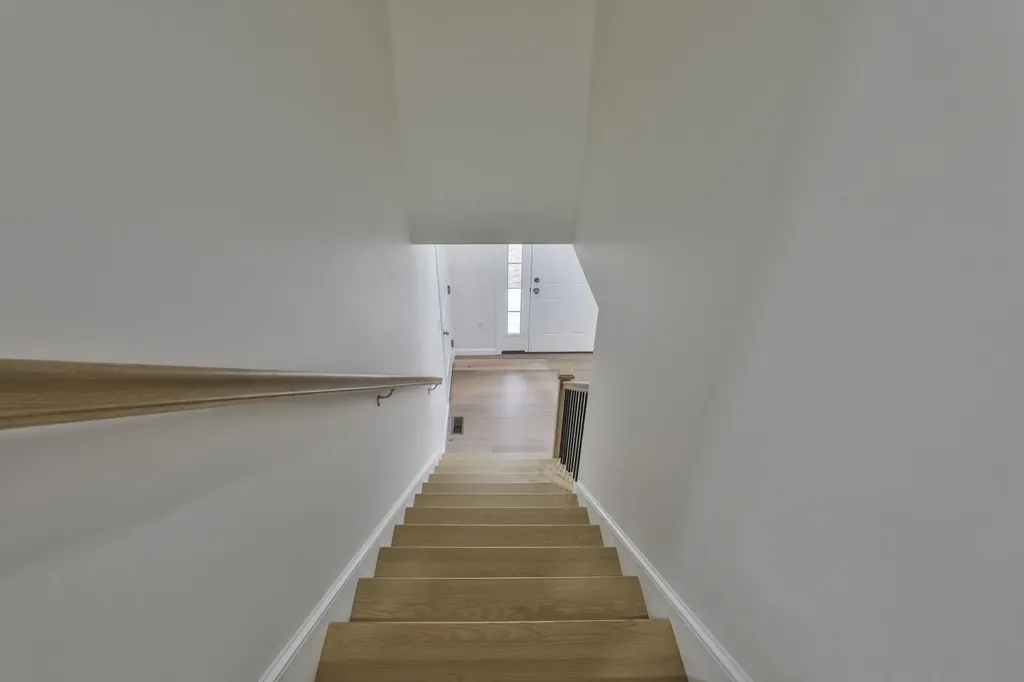 71 Crestview Way Raymond NH 03077