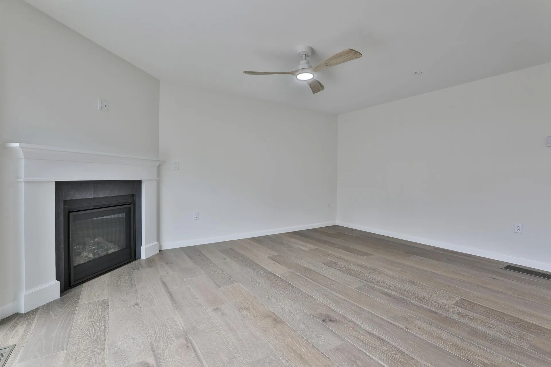 71 Crestview Way Raymond NH 03077