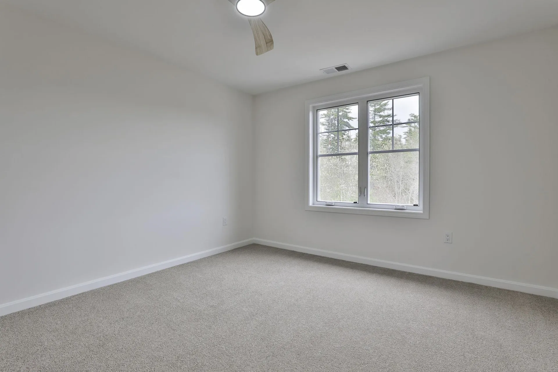 71 Crestview Way Raymond NH 03077