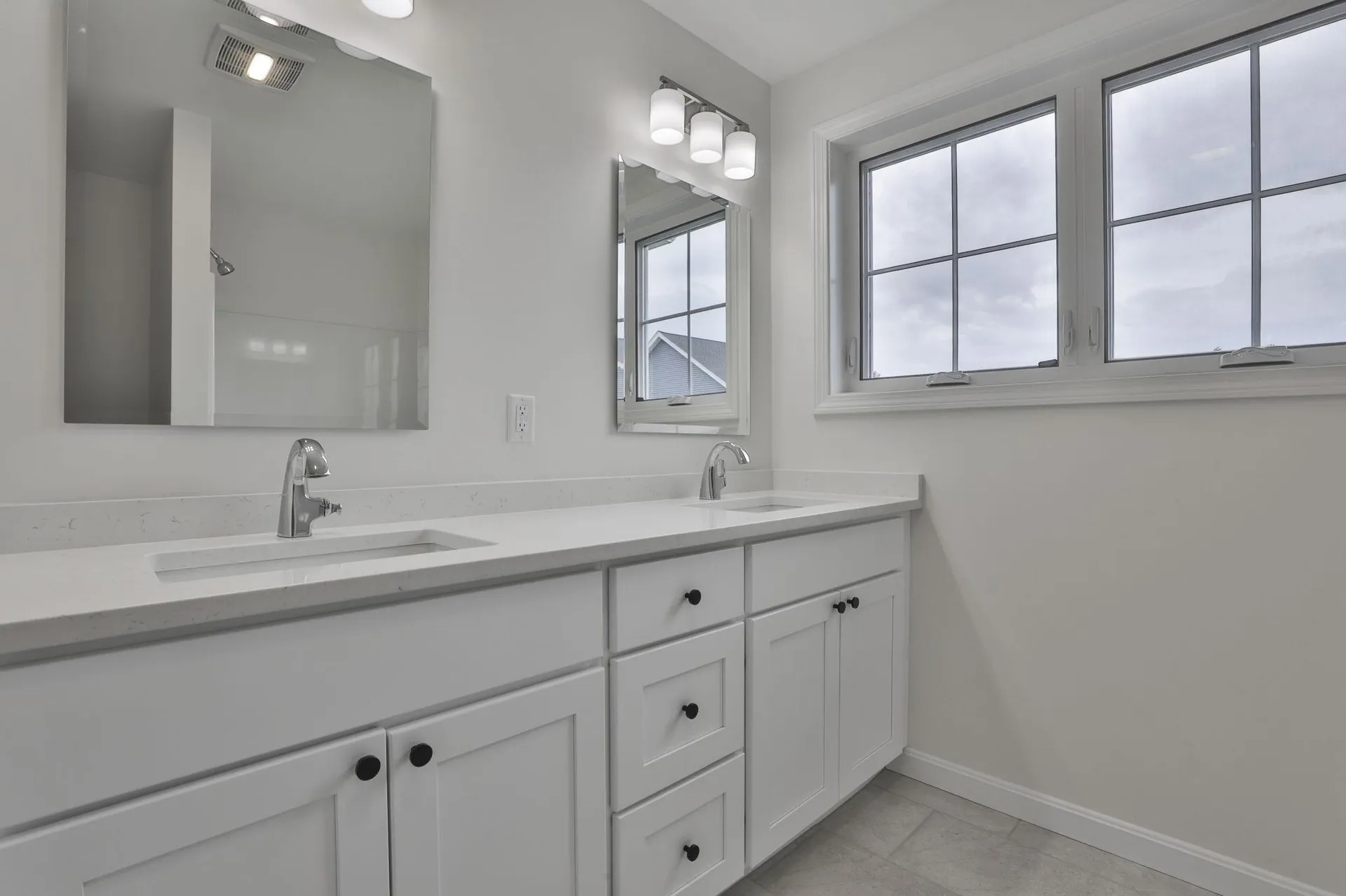 71 Crestview Way Raymond NH 03077