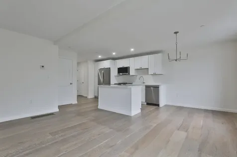 71 Crestview Way Raymond NH 03077