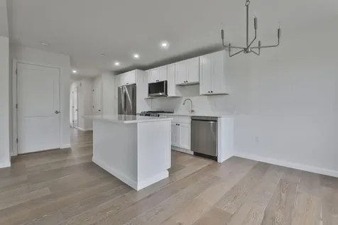 71 Crestview Way Raymond NH 03077