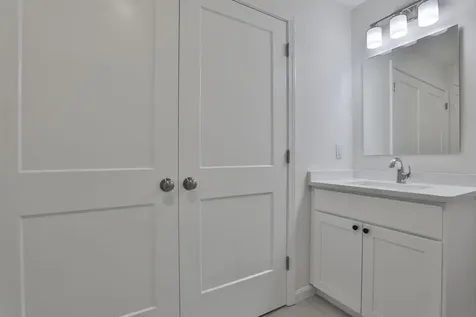 71 Crestview Way Raymond NH 03077
