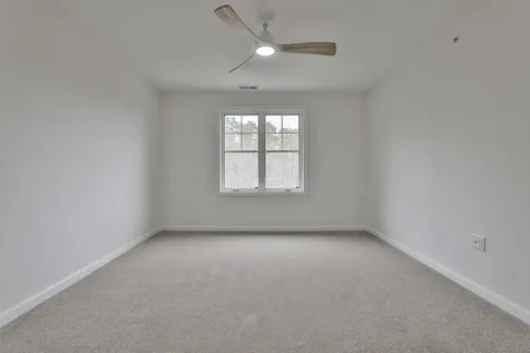 71 Crestview Way Raymond NH 03077