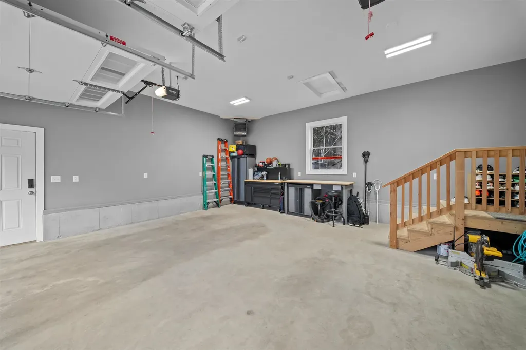 4 Lorelai Way Nashua NH 03062