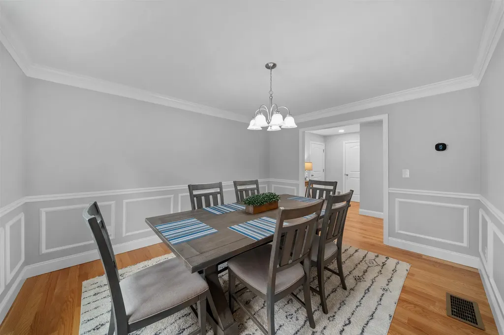 4 Lorelai Way Nashua NH 03062