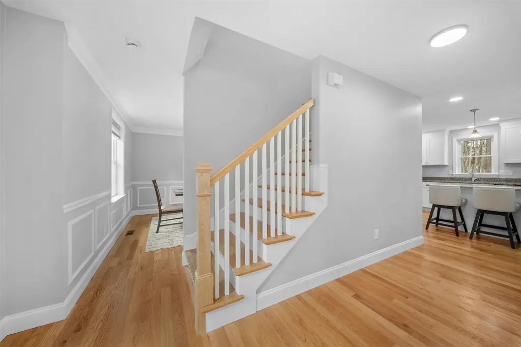 4 Lorelai Way Nashua NH 03062