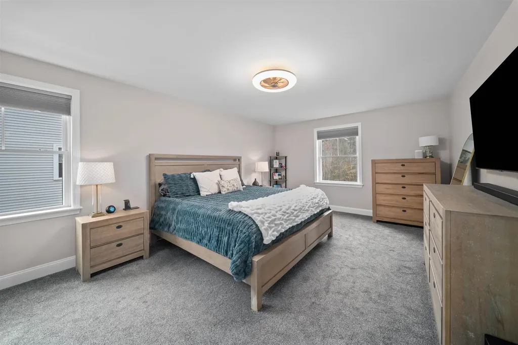 4 Lorelai Way Nashua NH 03062