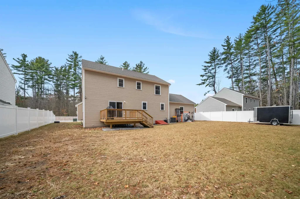 4 Lorelai Way Nashua NH 03062