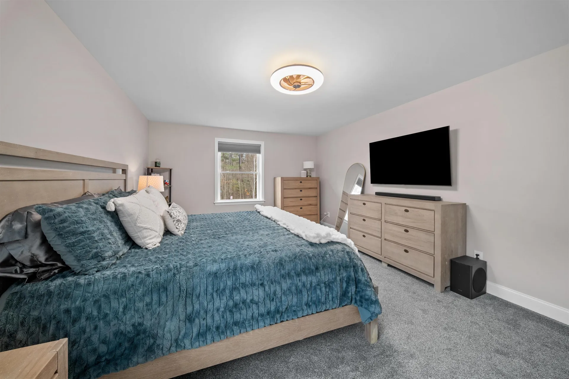 4 Lorelai Way Nashua NH 03062