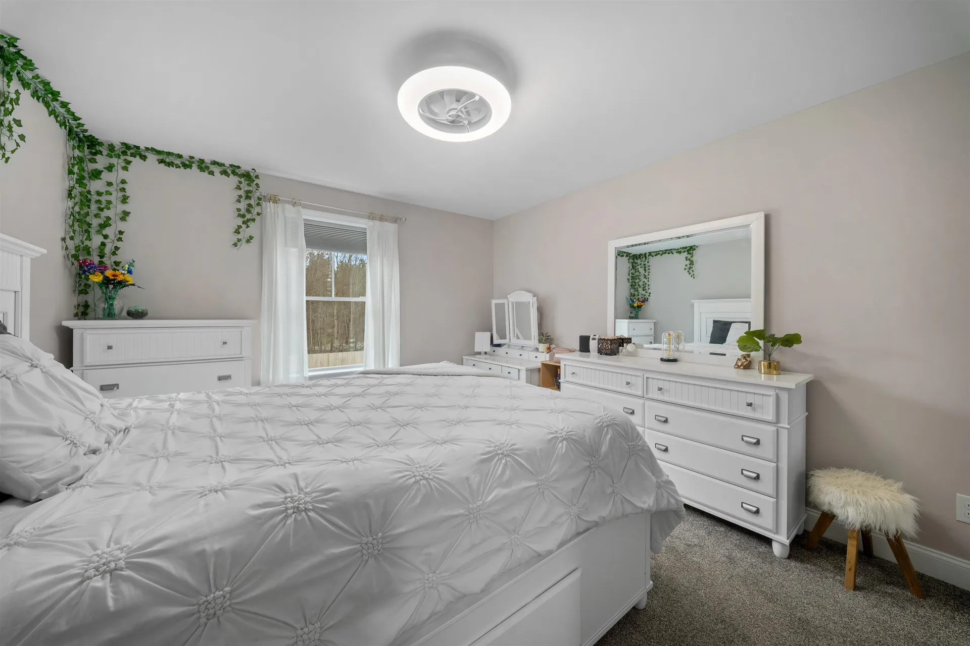 4 Lorelai Way Nashua NH 03062