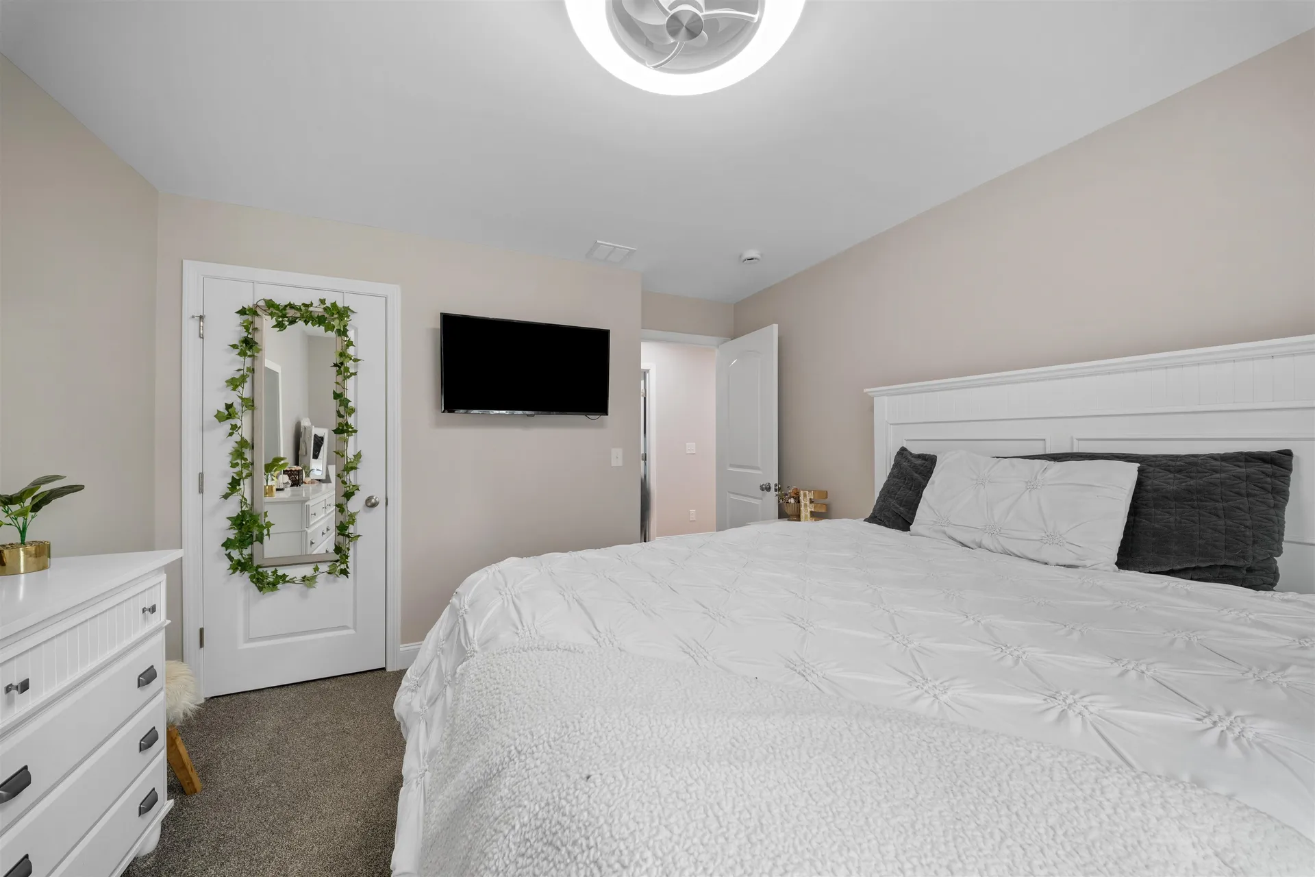 4 Lorelai Way Nashua NH 03062