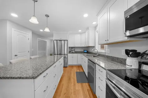 4 Lorelai Way Nashua NH 03062