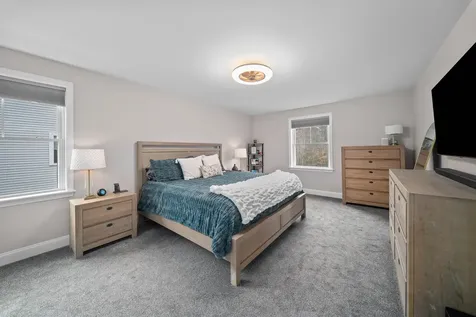 4 Lorelai Way Nashua NH 03062