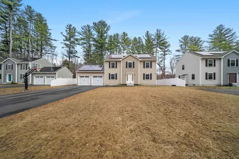 4 Lorelai Way Nashua NH 03062