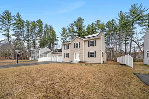 4 Lorelai Way Nashua NH 03062