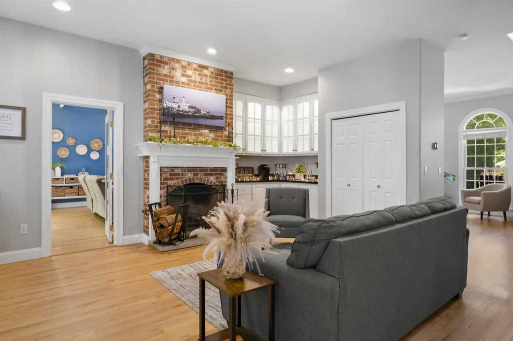 1 Deer Track Lane Concord NH 03301