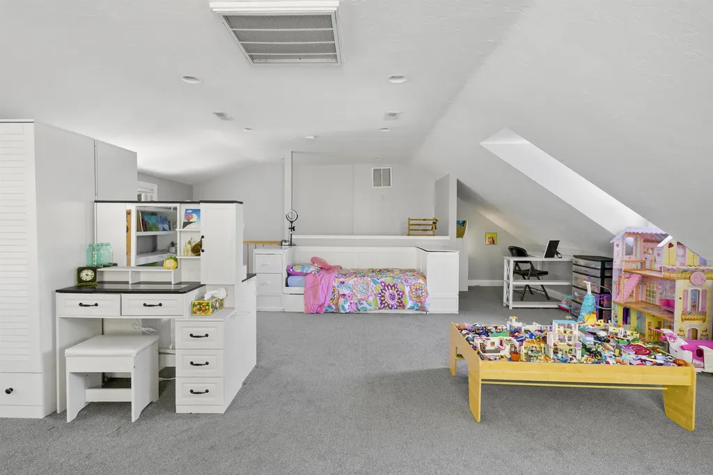 1 Deer Track Lane Concord NH 03301