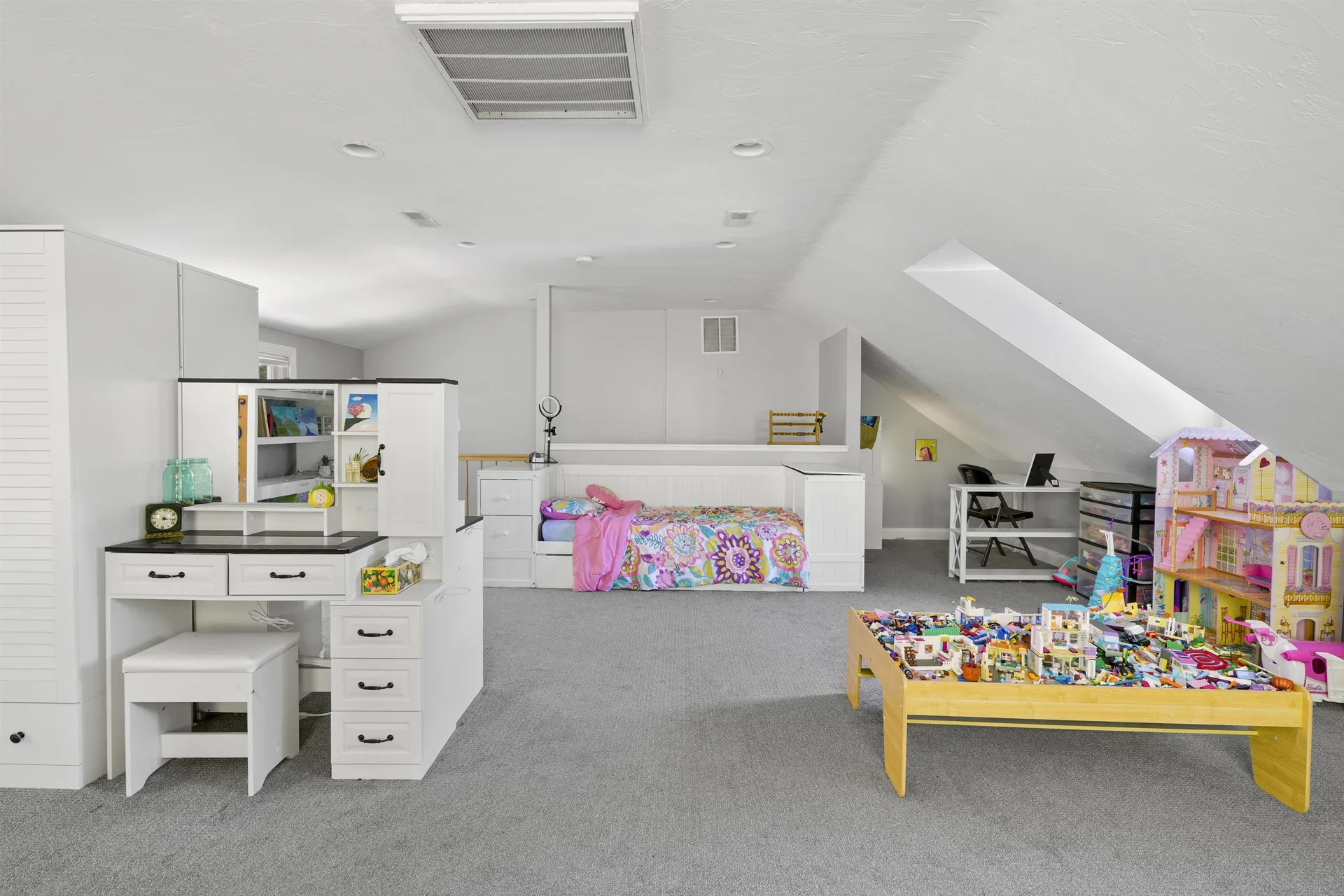 1 Deer Track Lane Concord NH 03301