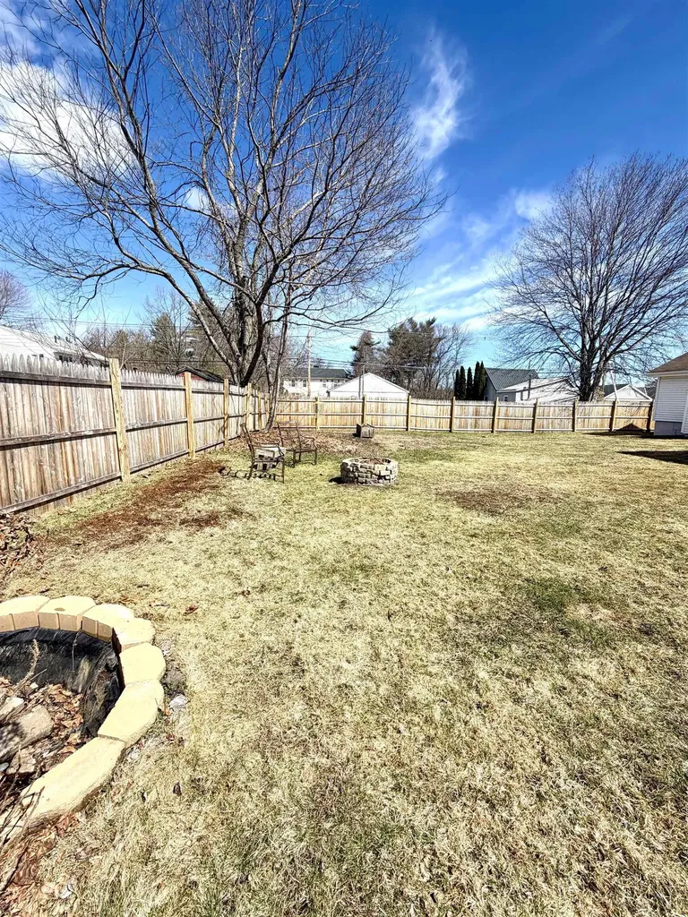 12 Lawn Avenue Rochester NH 03867