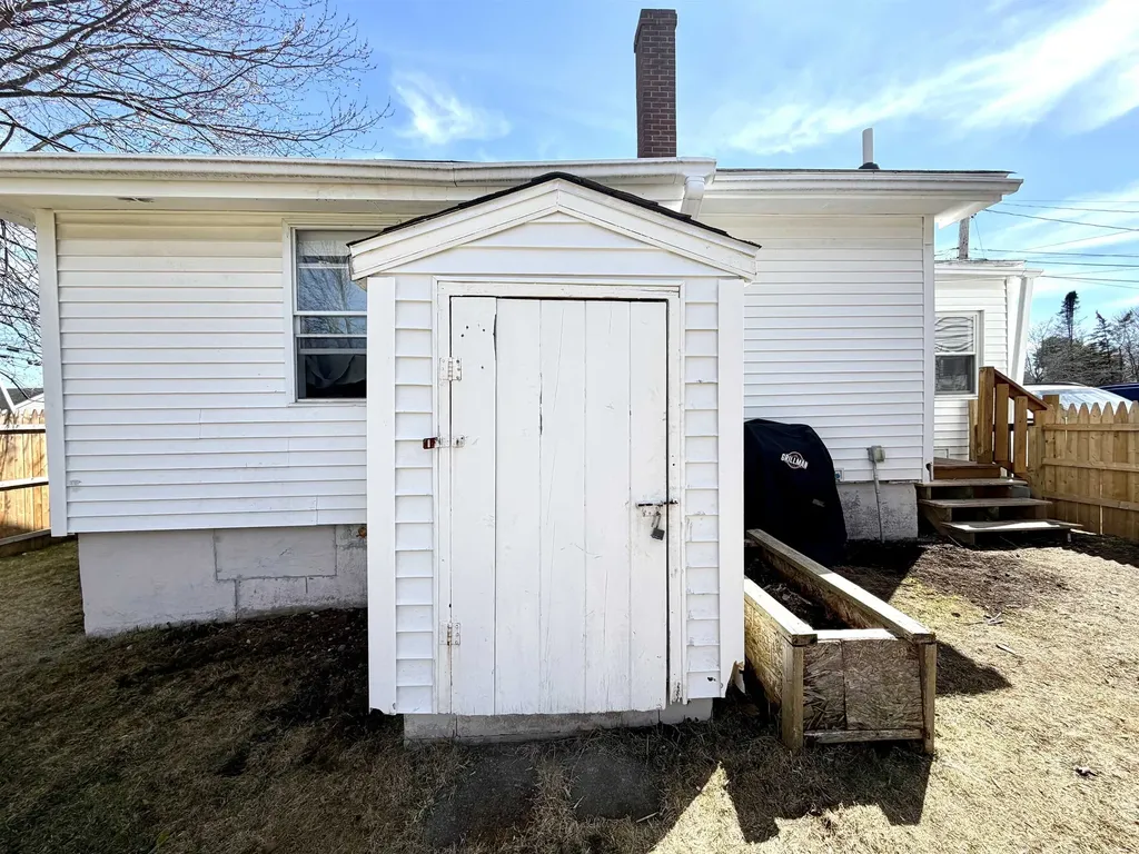 12 Lawn Avenue Rochester NH 03867