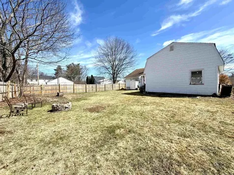 12 Lawn Avenue Rochester NH 03867