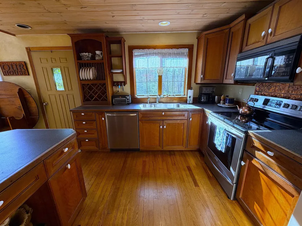 14 Smoke Street Barrington NH 03825