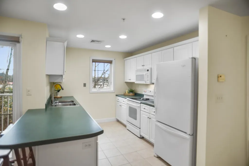 59 Cluff Road Salem NH 03079