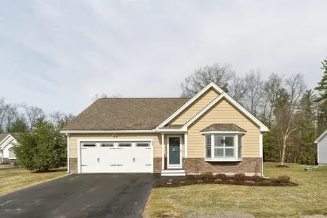 11 Castle Court Kingston NH 03848