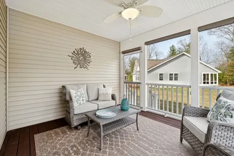 11 Castle Court Kingston NH 03848