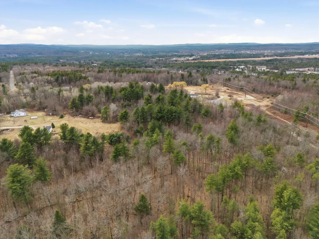 629 635 Fourth Range Road Pembroke NH 03275